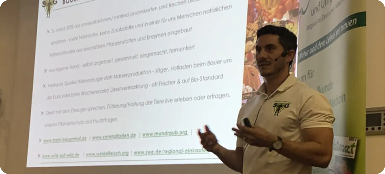Steffen Gabelmann hält einen Vortrag beim Seminar Gesunde Ernährung 2025